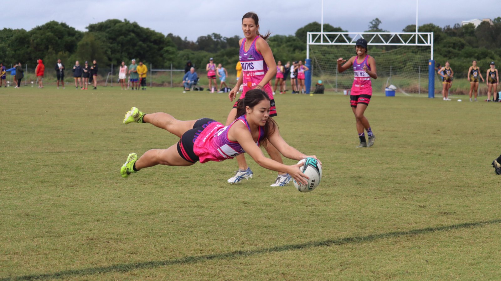 FrontSlide1 diving for a try in touch football
